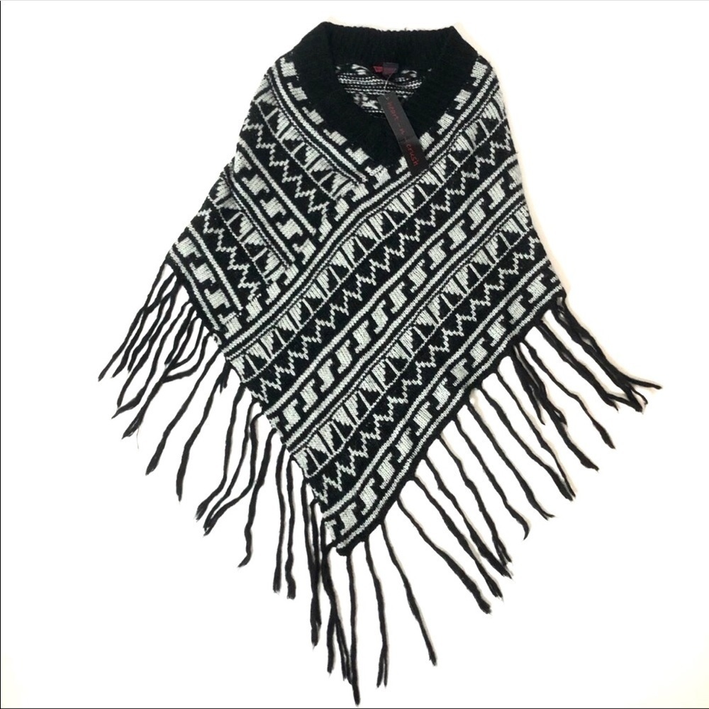 NEW Heart n Crush Black White Boho Aztec Geometric Knit Fringe Pocahontas Poncho